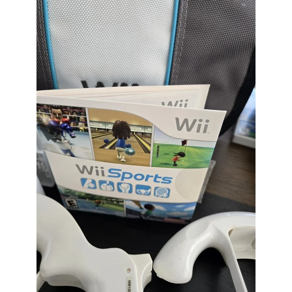 Complete Nintendo Wii Video Game White Console Bundle Case, Games & Accessories